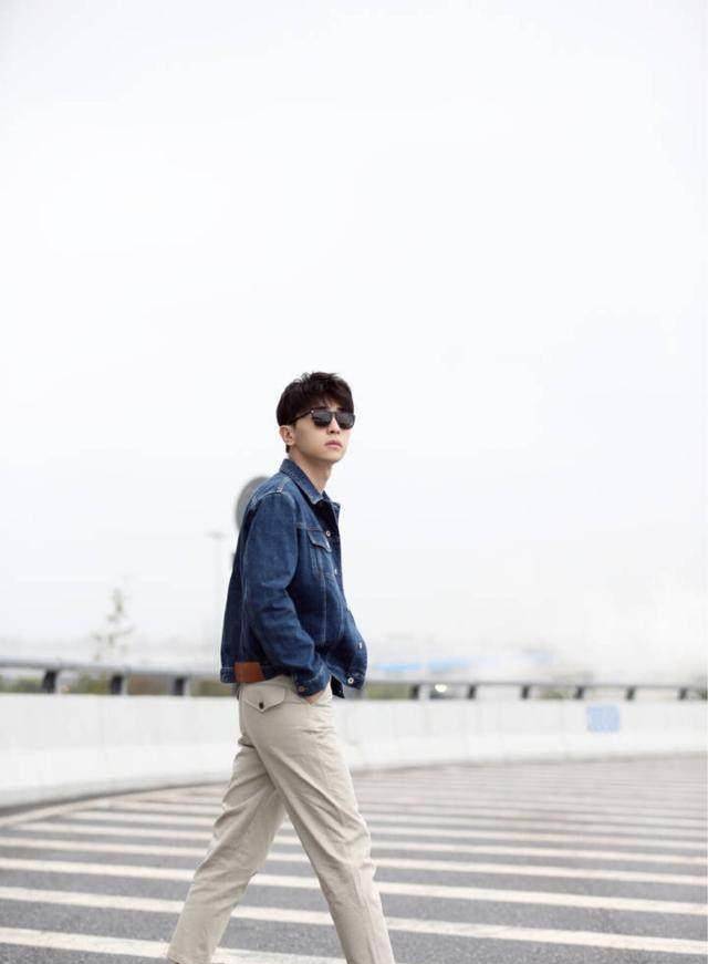 男生学邓伦,女生学宋茜,谁凹谁圈粉_元素_凹上_造型