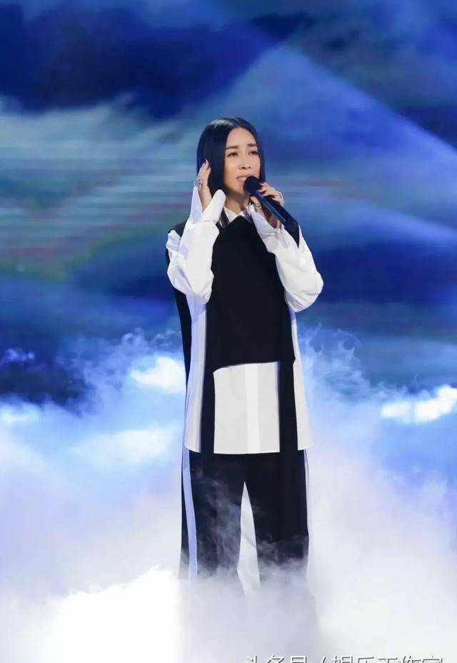 景甜和关晓彤合唱!朋友们,新式组合了解一下_卫视_节目_春晚