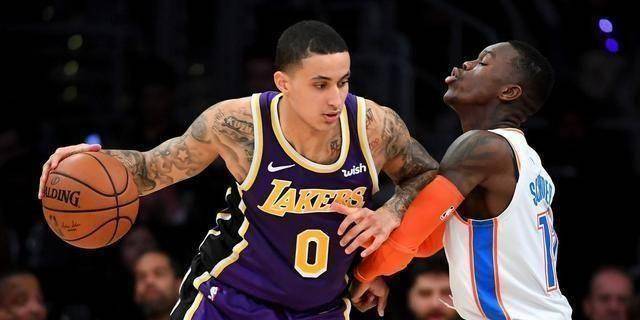 库兹马怒怼詹姆斯,失去自己是湖人的损失,新赛季会让他们后悔_交易