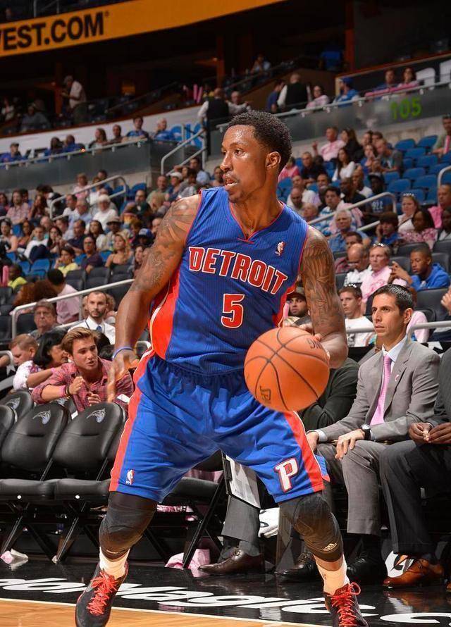 今日篮球:鹈鹕vs黄蜂开拓者vs活塞_上场比赛_格雷厄姆_近况