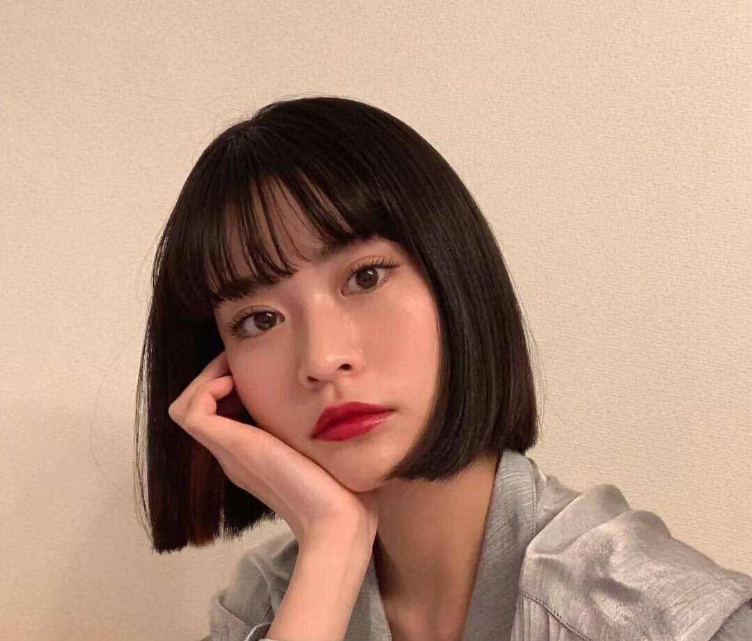 20岁左右的女生,剪什么发型好看?照着这6款剪就对了!_短发_刘海_青春