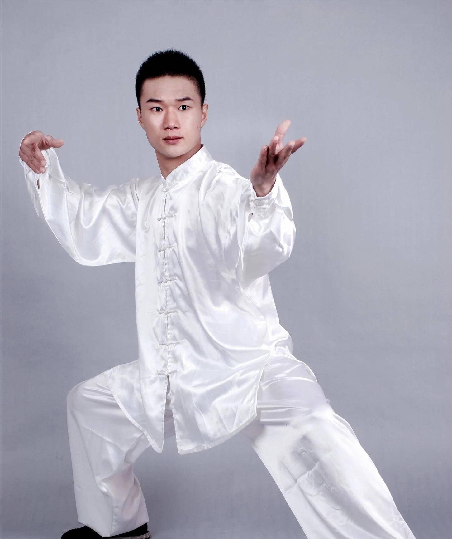 在释延文的认真传授下,陈灿历时一年掌握了入门技艺少林拳