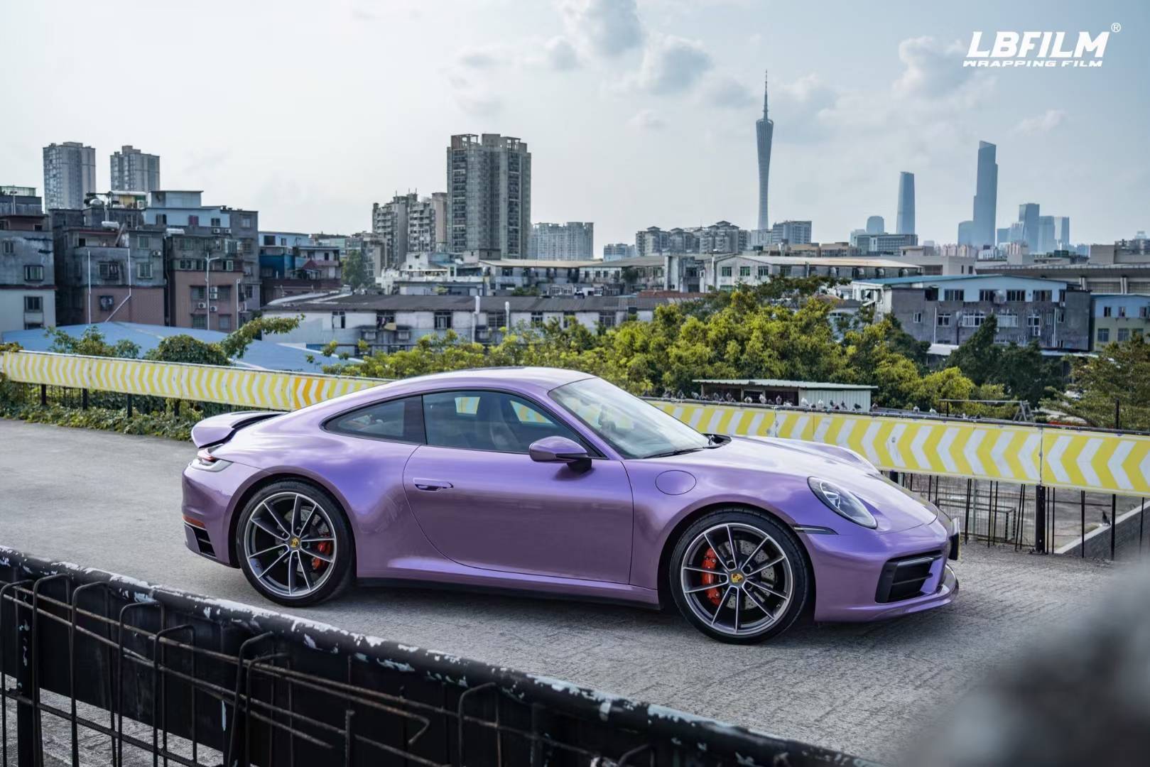 保时捷911-lb改色膜液态金属罗甘莓,液态金属流动的质感_搜狐汽车