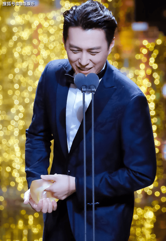 60岁大妈被骗20万元,假靳东团伙终被抓获_骗子_显示_资料