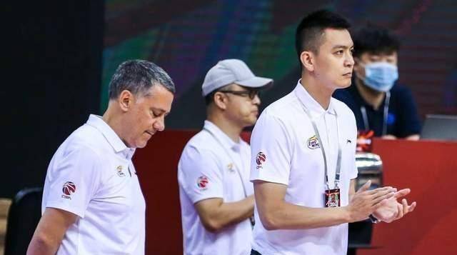 离队,杨鸣需顶住压力力挽狂澜新赛季实现成功卫冕_辽宁队_球员_刘志轩