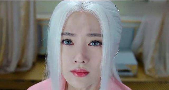 在九州天空城播出之后,鞠婧祎饰演的雪飞霜明明是女二,观众却纷纷心疼