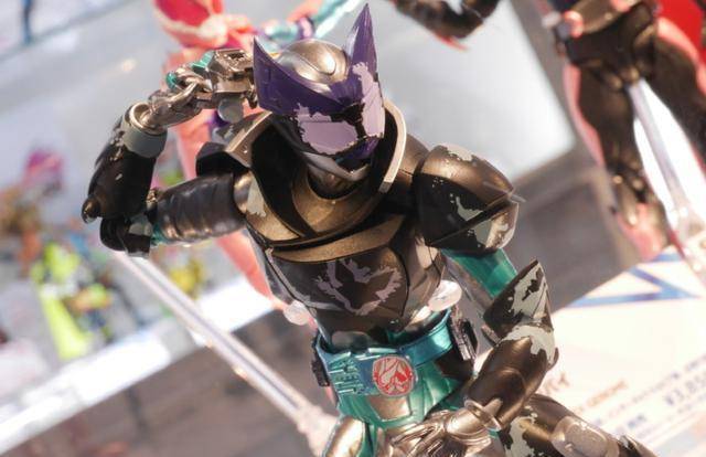 假面骑士live蝙蝠胡狼双形态shf手办预告大二:到底要选哪个呢_相关