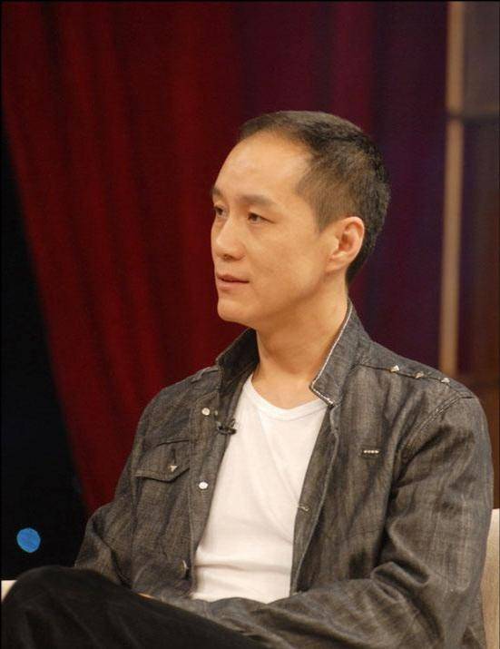 安嘉和"冯远征:戏里家暴戏外宠妻28年,戏里戏外不同人生_妻子_因为