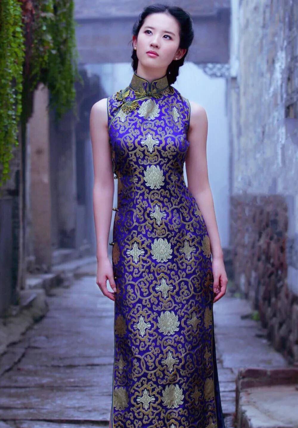 女星穿旗袍,出丑和惊艳,就在一念间,看到张曼玉刘亦菲才知差距_魅力