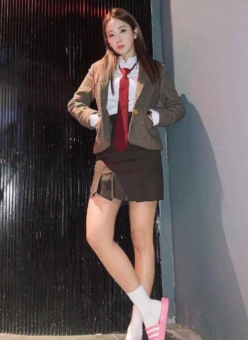 难怪她成了权志龙的女朋友!