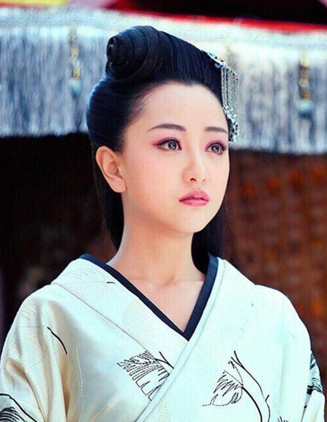 关晓彤《凤囚凰》首支片花曝光,人人皆赞美如画,谁又想起了杨蓉_演技