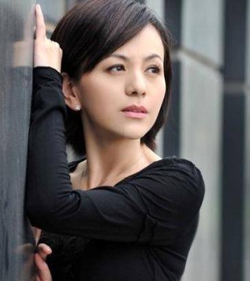 陆毅:一家四口颜值高,俩千金明星脸长女神似黄圣依次女撞脸王琳_女儿