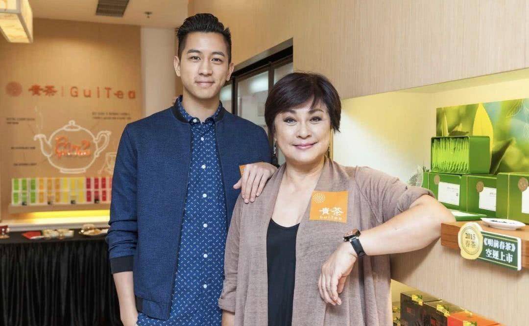 黄淑仪儿子回巢拍《白色强人2》,曾与tvb闹僵的她也有望回归_徐肇平