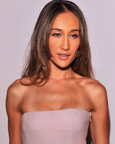 42岁maggieq近照罕曝光,紧身衣倒立秀身材,家中大豪宅意外出镜