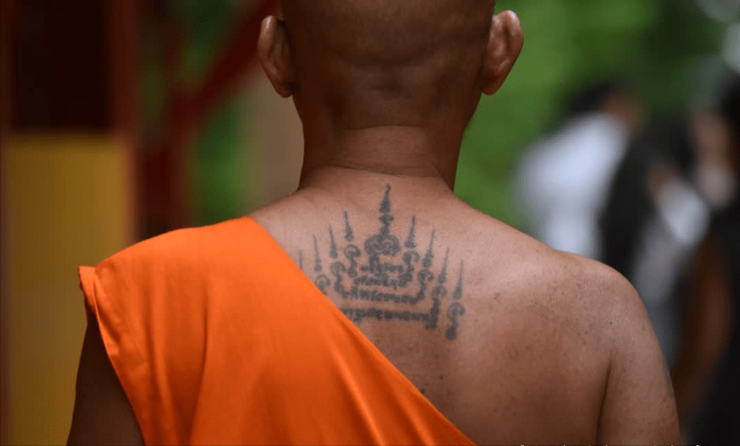 带护身符,符咒纹身可刀枪不入?柬埔寨人到底有多迷信!_鬼魂_神灵_事情