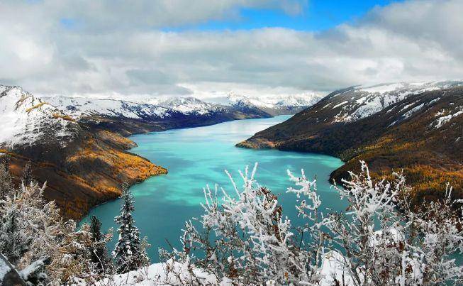 比东北春季更美,到新疆喀纳斯观景,实在是一种享受_旅游_湖水_湖面