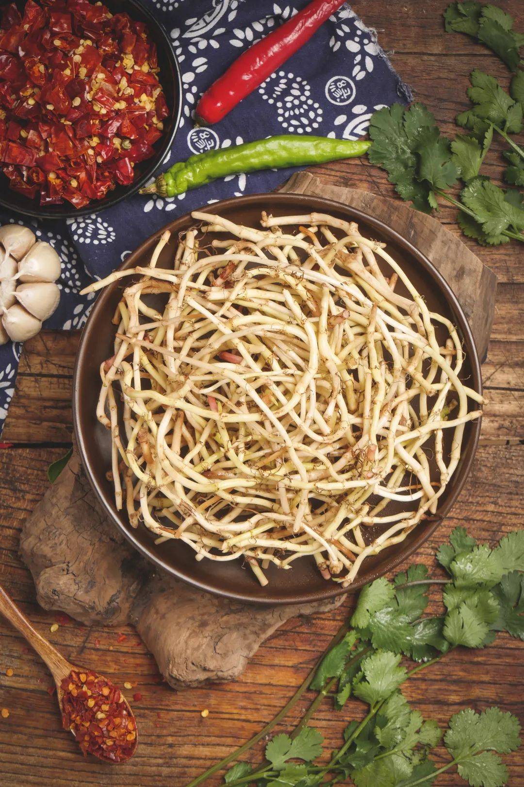 鱼腥草是"害人草"含有一级致癌物?真相是._马兜铃_有毒_食用