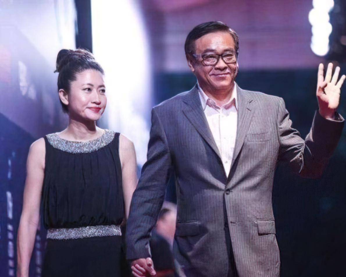 尔冬升的孽债情缘:娶小13岁娇妻约好丁克,60岁却被曝已有女儿_张曼玉