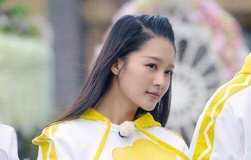 第一期中的关晓彤,袁姗姗;第三期,第四期中的李沁,唐艺昕,林志玲