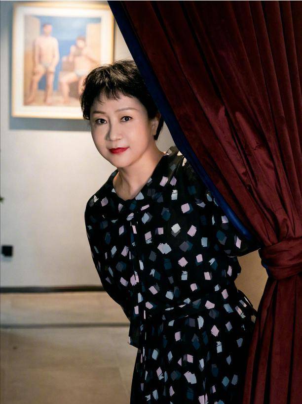 杨紫妈妈进娱乐圈改名字,杨紫吐槽笔画太复杂:搞不懂为啥起艺名_宣传