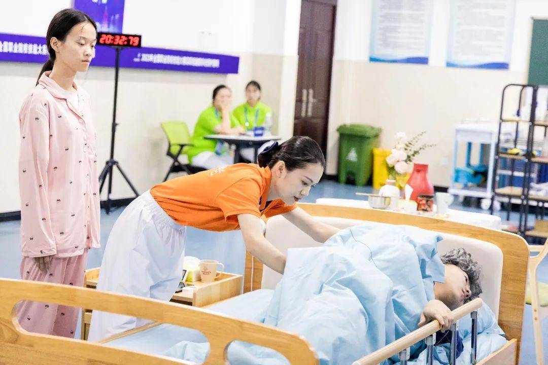 2023年健康养老照护国赛(高职组)在洛职完美闭幕_服务_技能_大赛