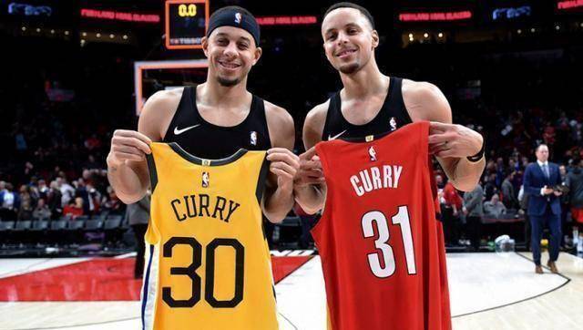 库里妈妈索尼娅特别提到:"我将尽量不去影响两个儿子,希望他们都能有