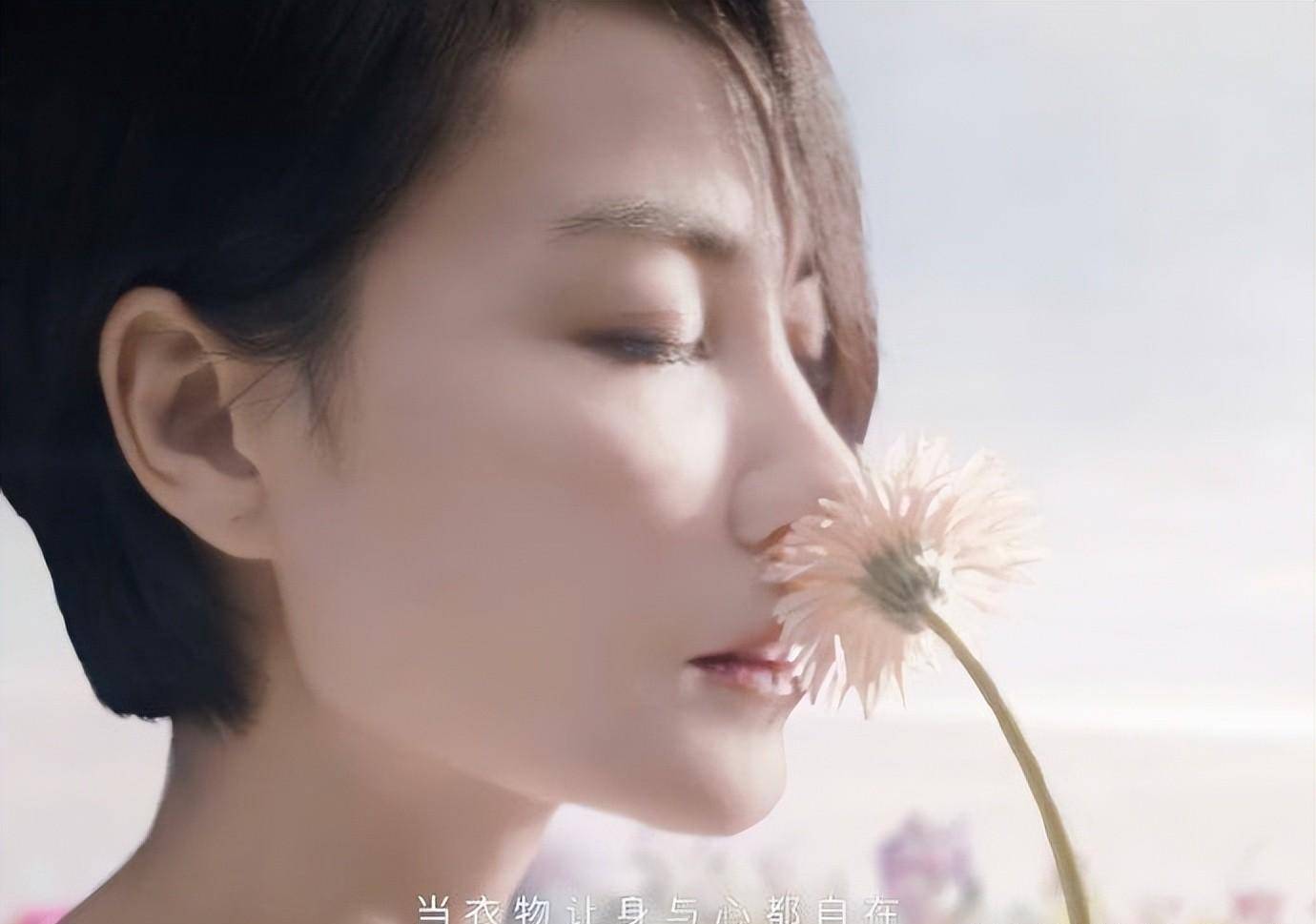 52岁王菲代言衣服,轻盈灵动活成神仙样子_天后_气质_品牌