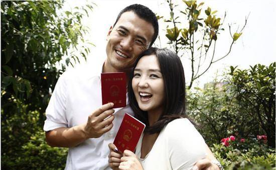 何洁节目中自曝可以和前任和平相处,瓜民却在同情赫子铭_潘粤明_真爱