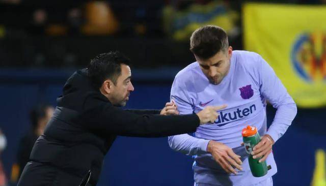 皮克与哈维决裂,不满担任替补,清洗4大队长让梅西回归_巴萨_离开