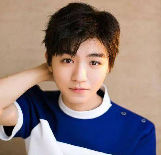 但是喜欢王俊凯的时间却非常的早,在王俊凯唱《囚鸟》的时候就喜欢上