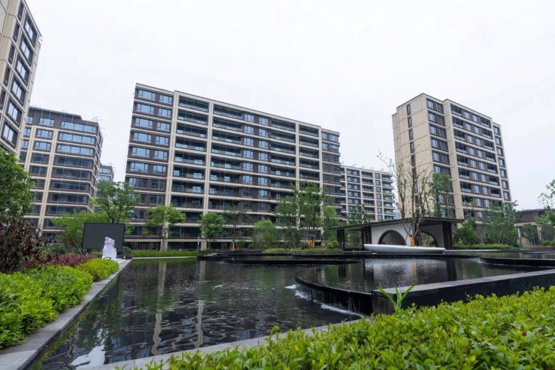 04南京宝能·滨江府盛大交付6月26日至30日,宝能滨江府迎来首期盛大