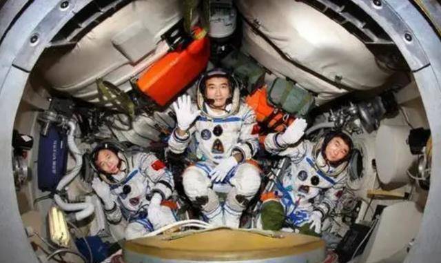 为何不用人造重力，解决宇航员站不起来的问题？存在哪些难点？