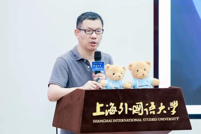 张弦先生及汇丰创意负责人吴岱先生就全球视角下中国数字营销市场的