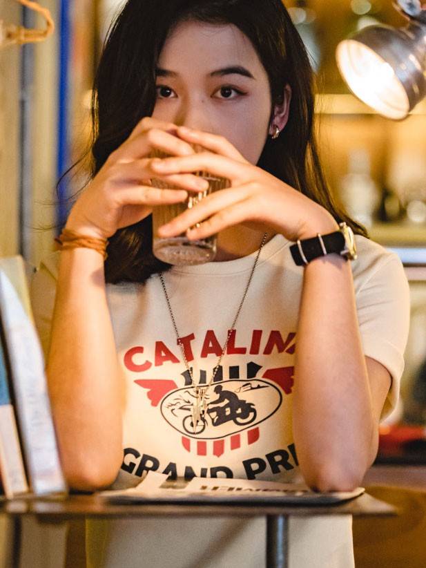 一件十分耐看的t恤,简单又纯粹,怎么看都很有味道