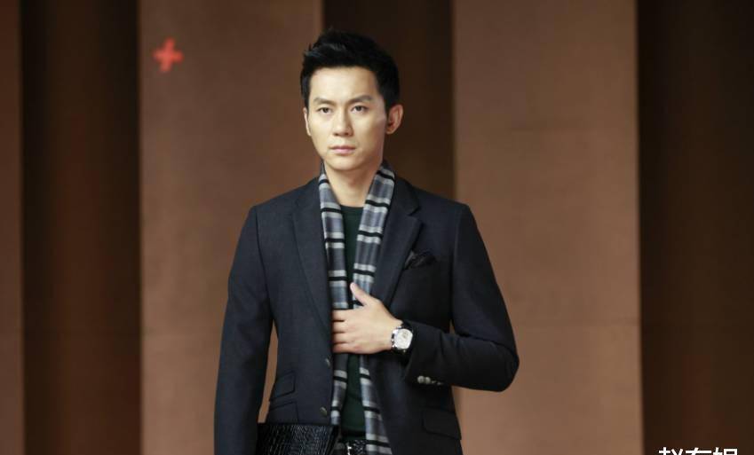 杨颖和李晨的共同点:情侣纹身,前任风波,精准的职业观_黄晓明_感情