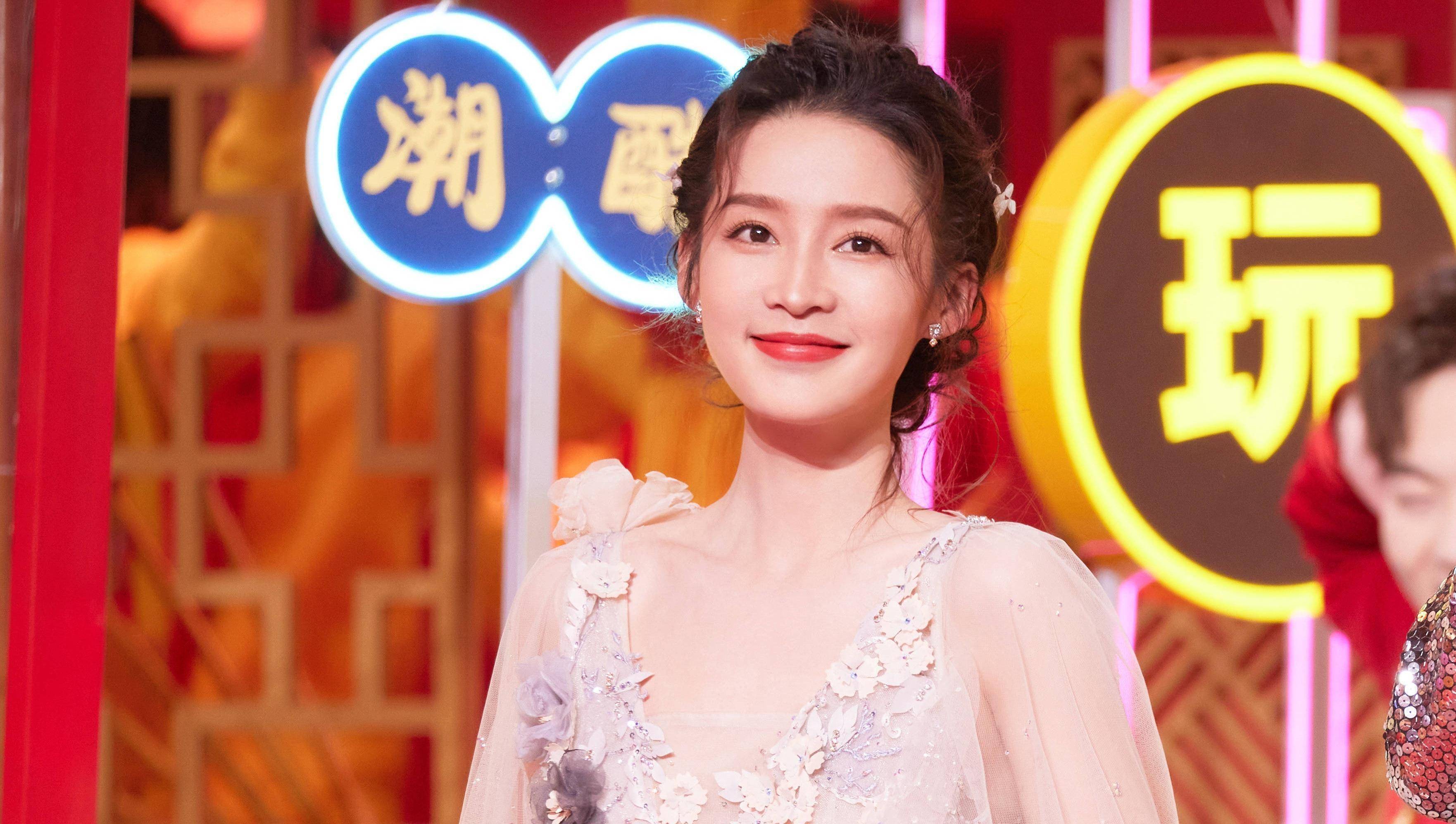 肖战方再次否认恋情,与李沁搭档五次,但并不是情侣关系_宣传_角色