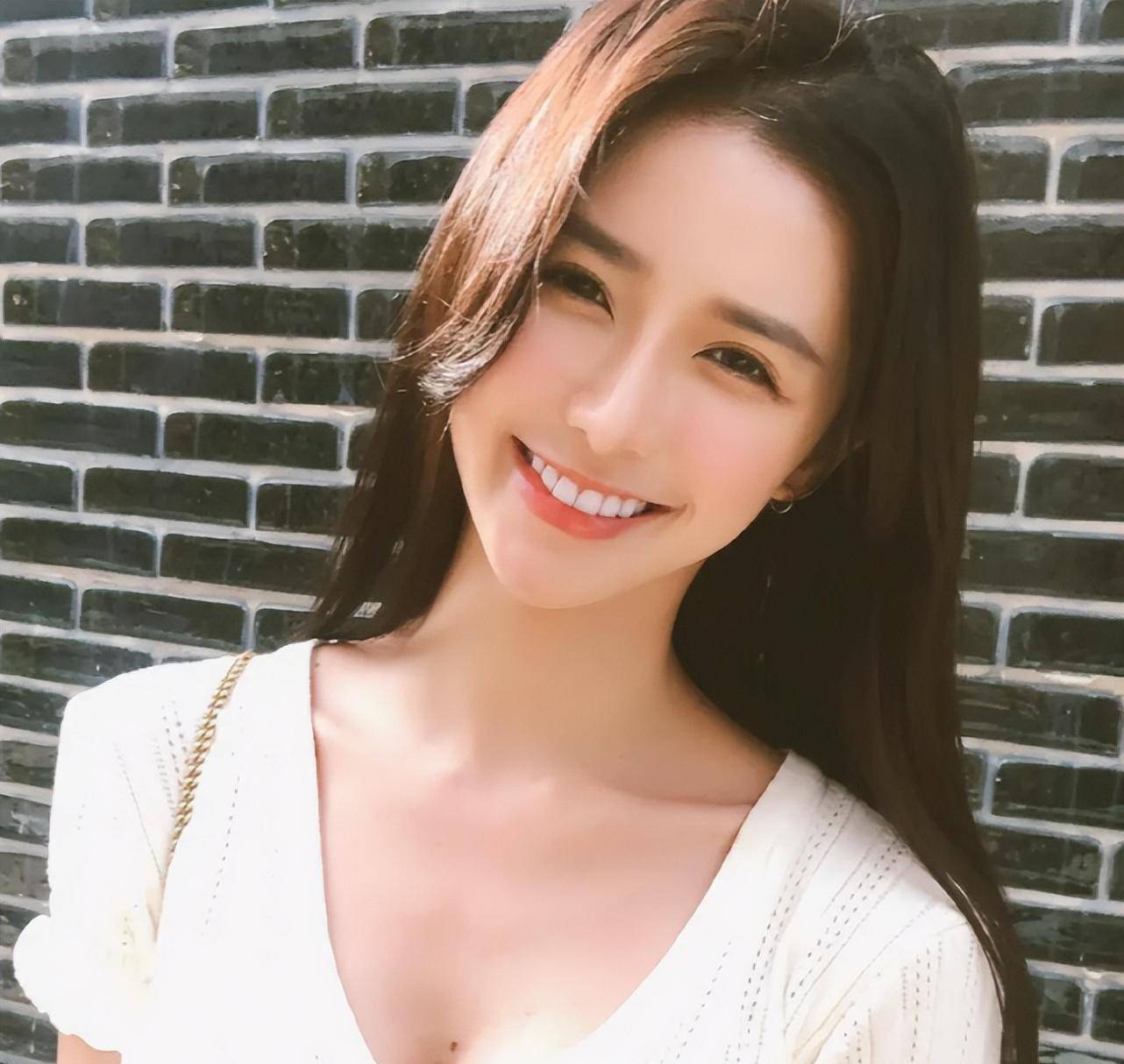 蔡卓宜因家境贫寒,22岁嫁富商,分手后来中国发展,如今活成这样_节目