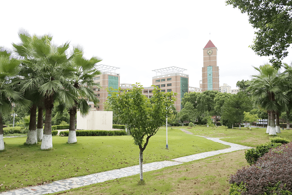 江西工程学院:美丽的校园我的家