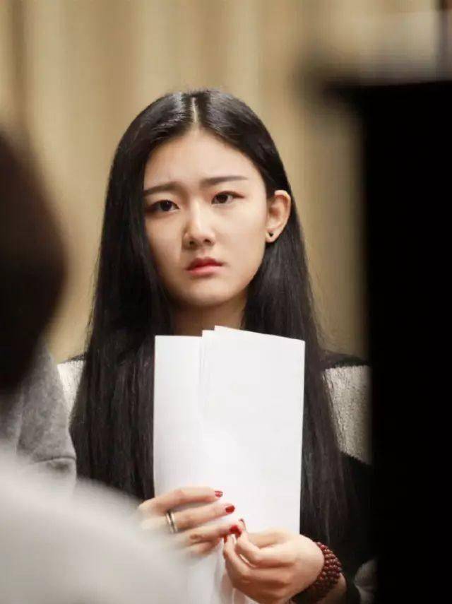 杨幂工作室新签三位女艺人曝光,网友:不要签那个戏精!