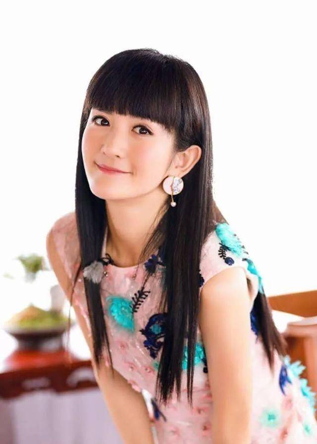 谢娜学生时旧照曝光,网友霸气表白:我娜果然是从小美到大_因为_张杰