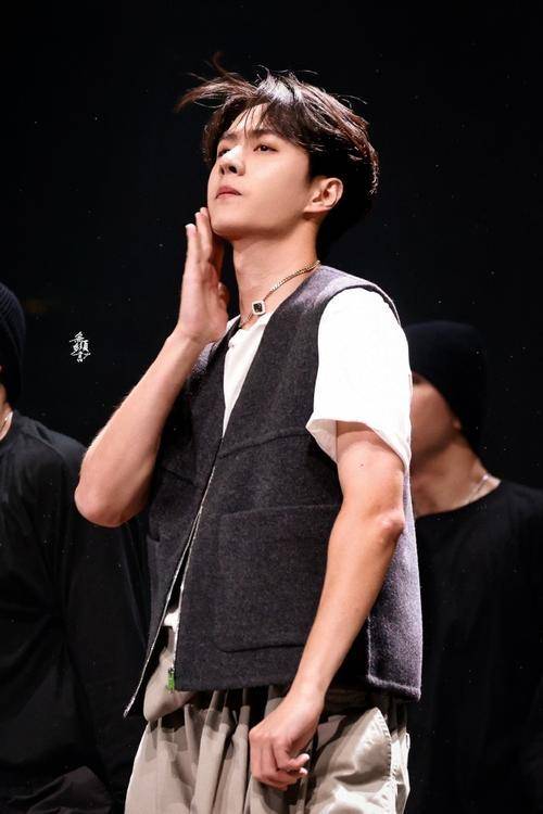 王一博主演电影已超20亿,酸鸡跳脚_演技_陈情_作品