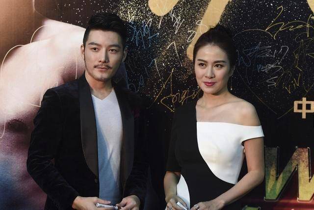 叶璇在与小默先生的这段感情中一直都显得比较敏感,只要看到一些不