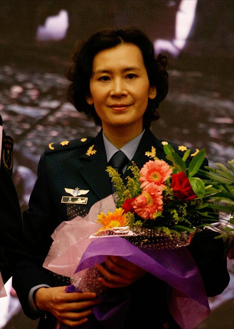 "影视女神"肖雄的一生,和她的名字一样与众不同,充满传奇_蹉跎岁月