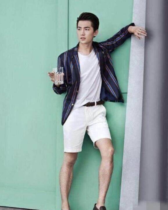 杨洋时尚照与机场照差距为啥这么大?刘亦菲好皮肤怎么保养?