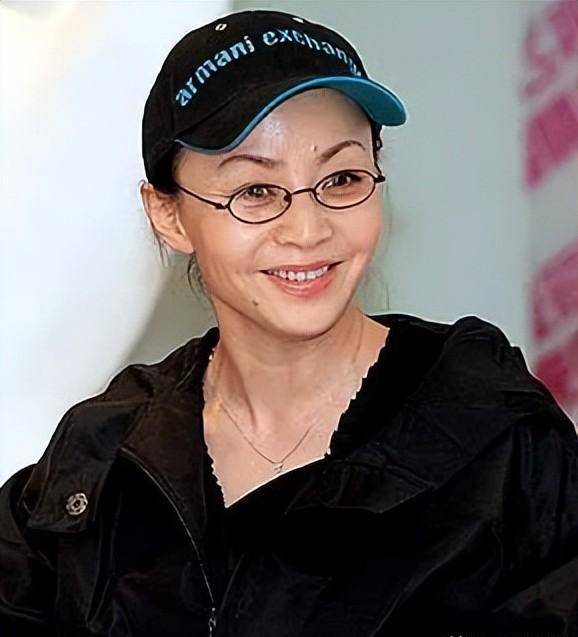 宋丹丹:两婚两离后,闪嫁给了大6岁的富商,如今生活有滋有味儿_袁钢