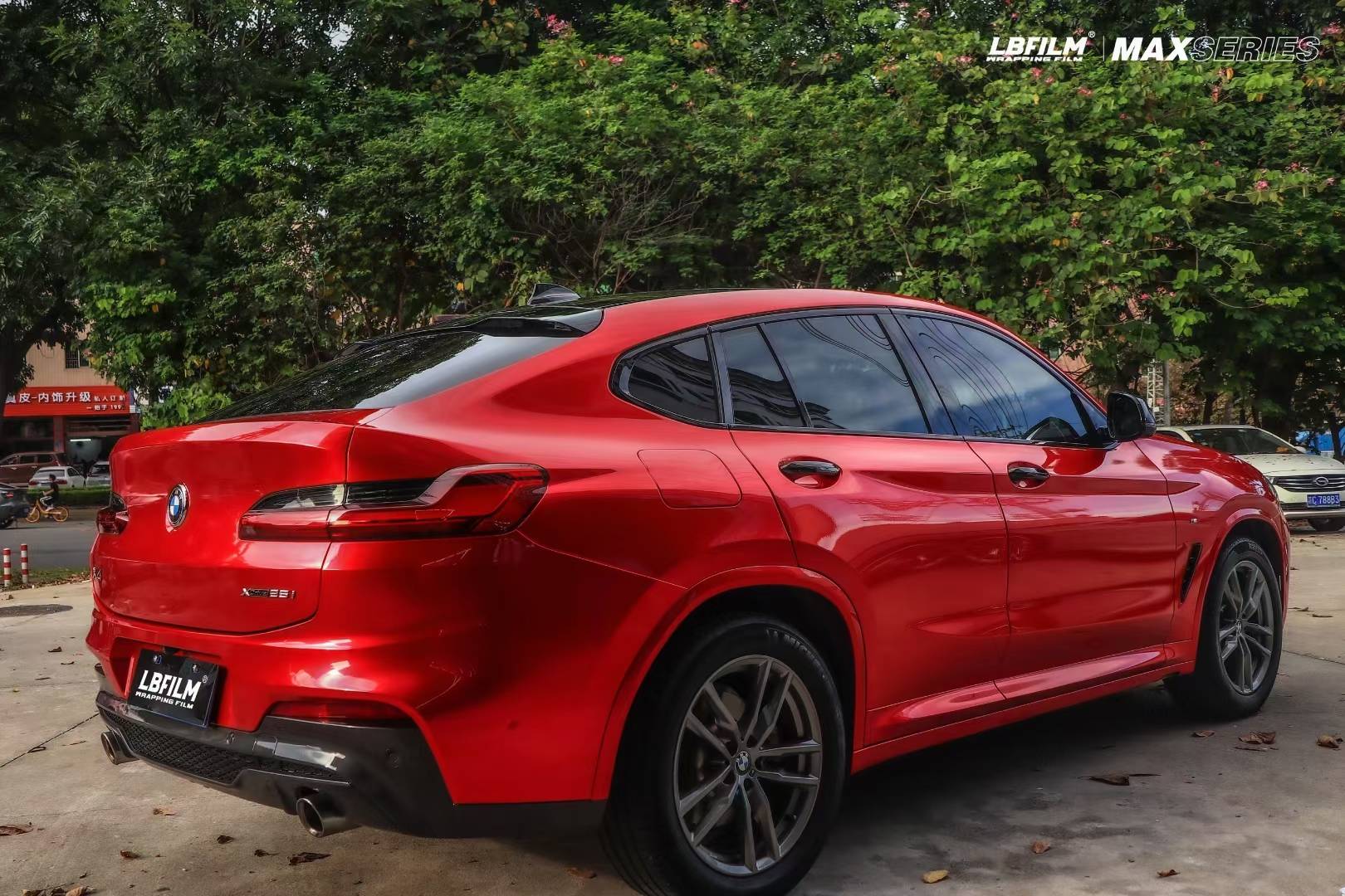 宝马x4-lb改色膜原厂漆胭脂红,非常妖艳的颜色_搜狐汽车_搜狐网