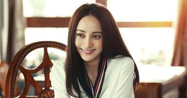 姚笛终于走出阴霾,机场和男友大方秀恩爱,结果又遭网友一片骂声_文章