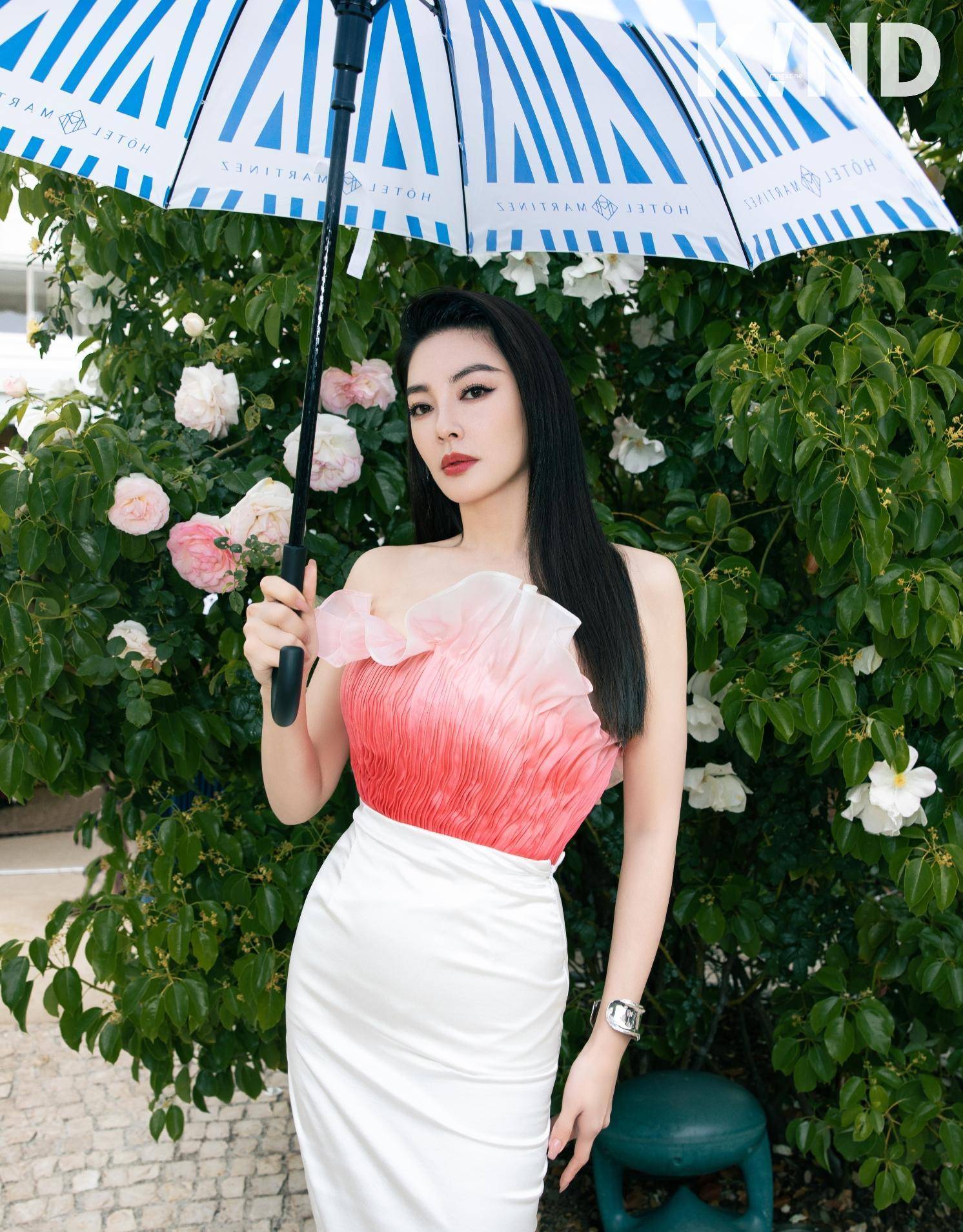 争议后张雨绮首登封面,穿衣抹身材,国外街头大秀好身材_时尚_黑色