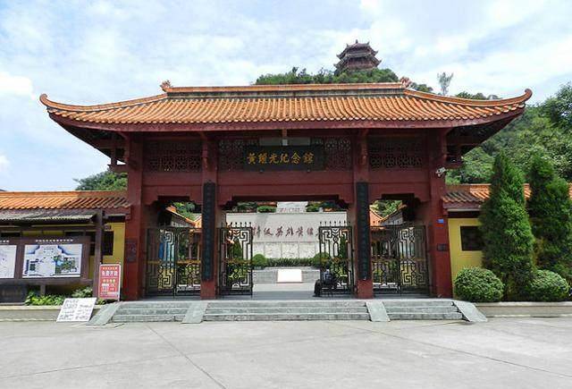 英雄永远不会被遗忘,为他修建一座1万6千多平米的纪念馆,值得!_黄继光