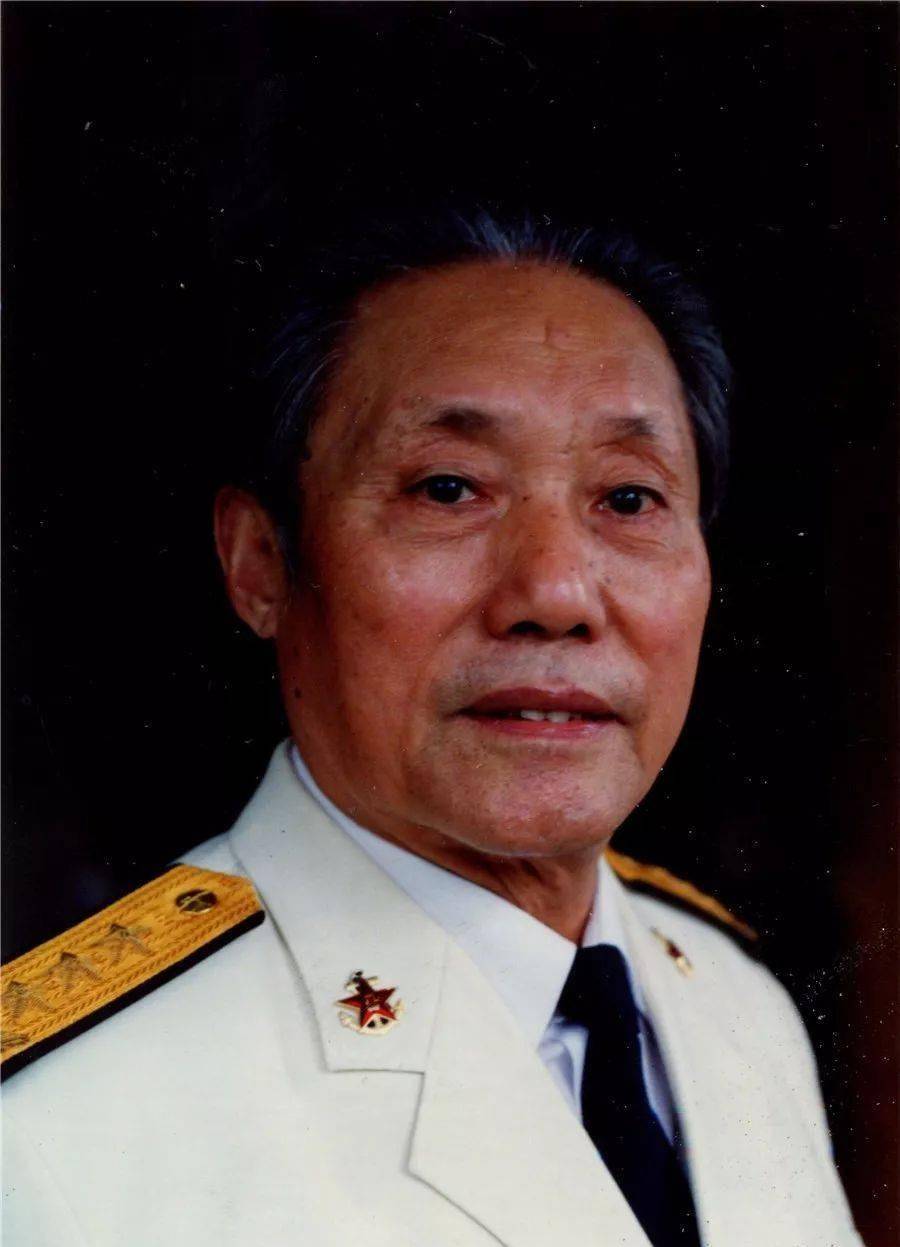 他离开军队去外交部工作7年,张爱萍让他重返军队,成大军区正职_李耀文